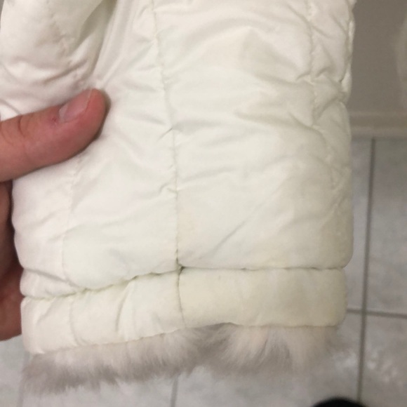 ⛄️❄️ HOST PICK ❄️ Girls White Faux Fur Coat - Picture 9 of 16